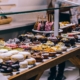 Büffet mit vielen Desserts